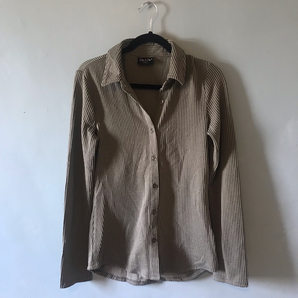 Women’s Ribbed Button-Down Shirt - Green
